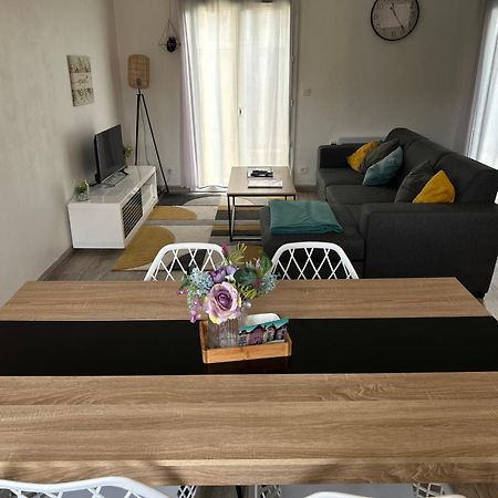 Maison Mitoyenne Avec Cour + Parking Sainte-Savine Ngoại thất bức ảnh