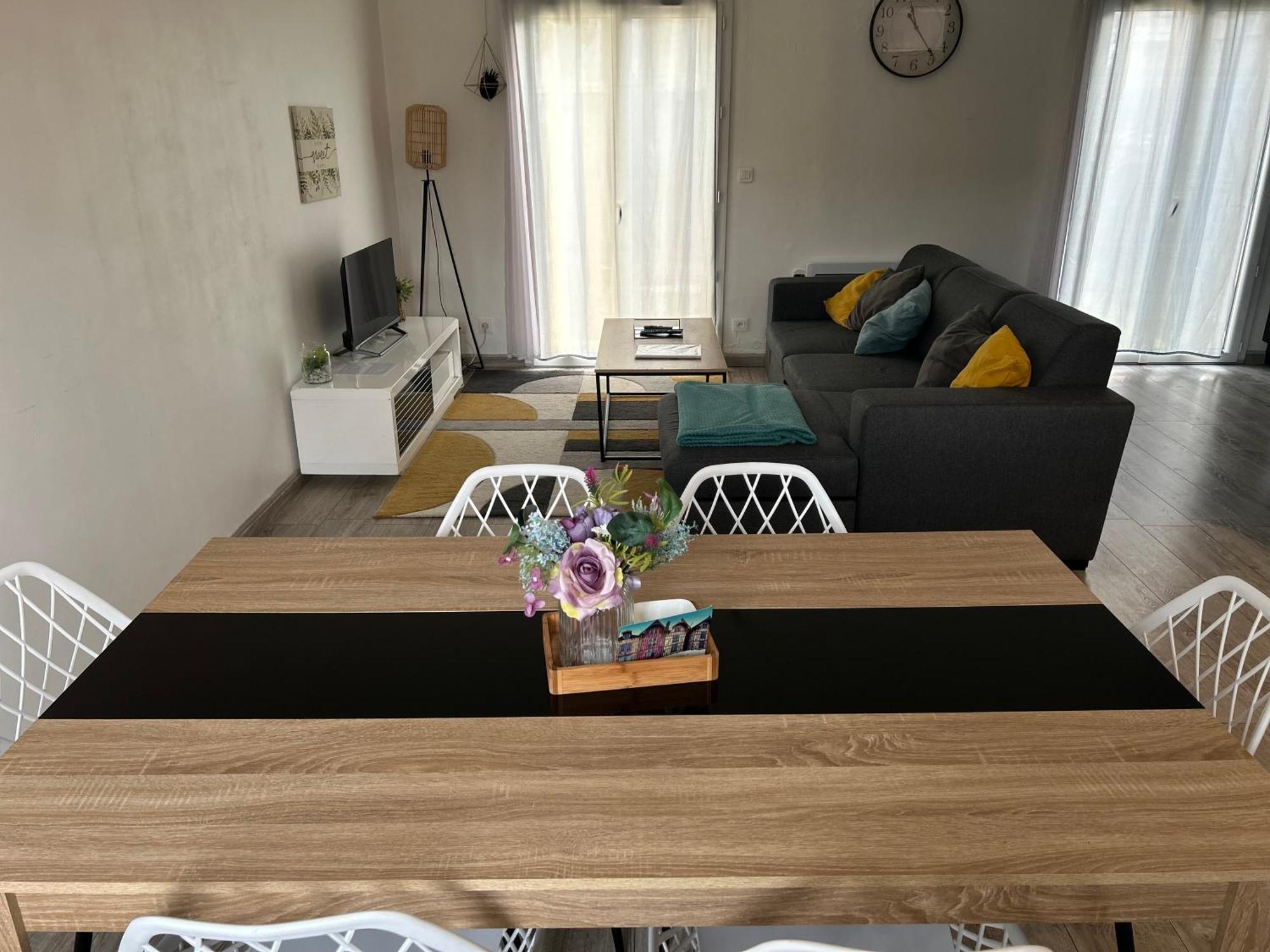 Maison Mitoyenne Avec Cour + Parking Sainte-Savine Ngoại thất bức ảnh